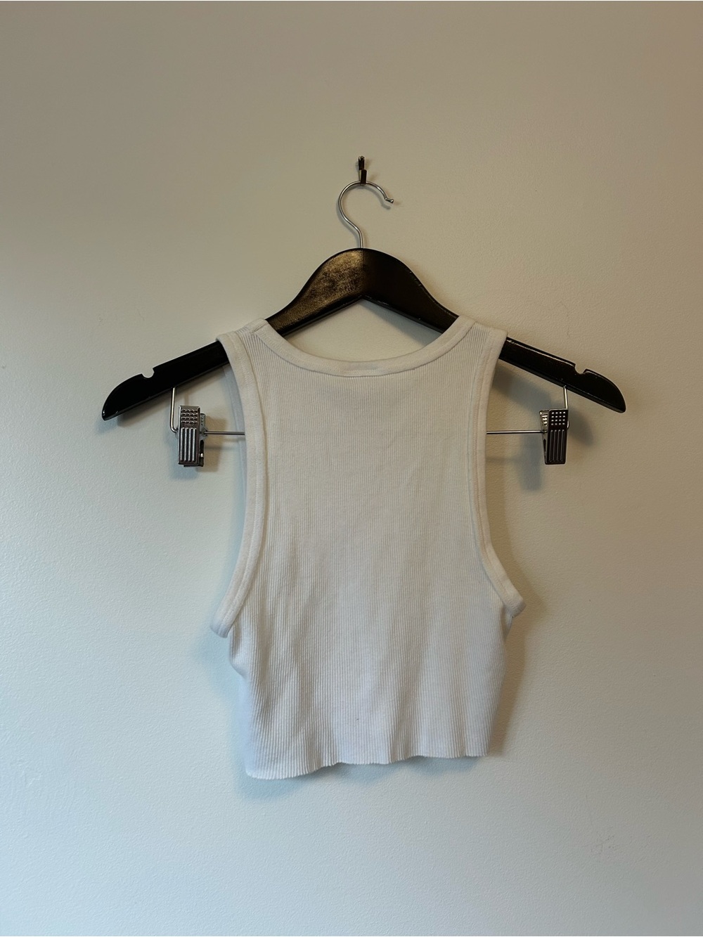 TNA White Ribbed Cropped Tank - Picture 2 of 4